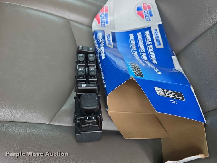 image for item FH6194 2006 Chevrolet Suburban SUV