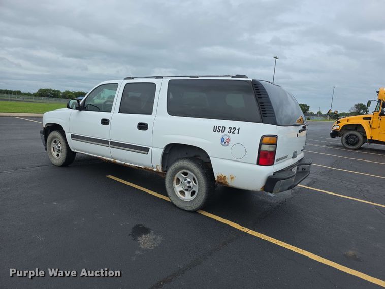 image for item FH6195 2005 Chevrolet Suburban 1500 SUV