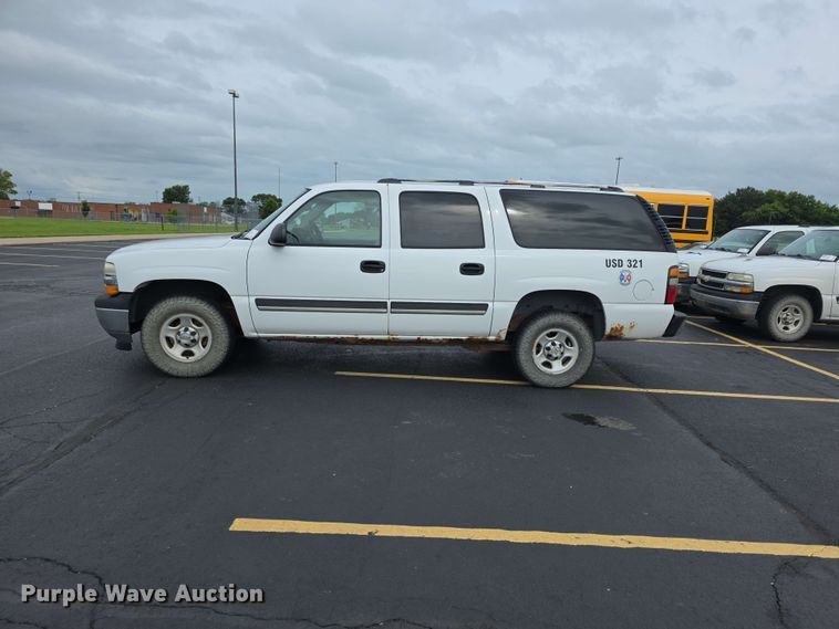 image for item FH6195 2005 Chevrolet Suburban 1500 SUV
