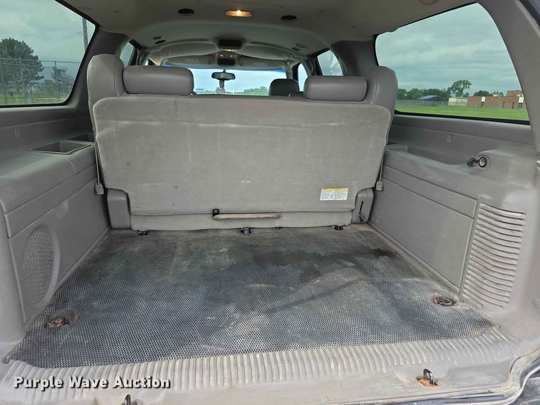 image for item FH6195 2005 Chevrolet Suburban 1500 SUV