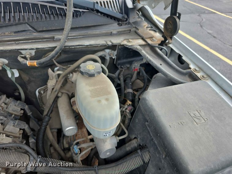 image for item FH6195 2005 Chevrolet Suburban 1500 SUV