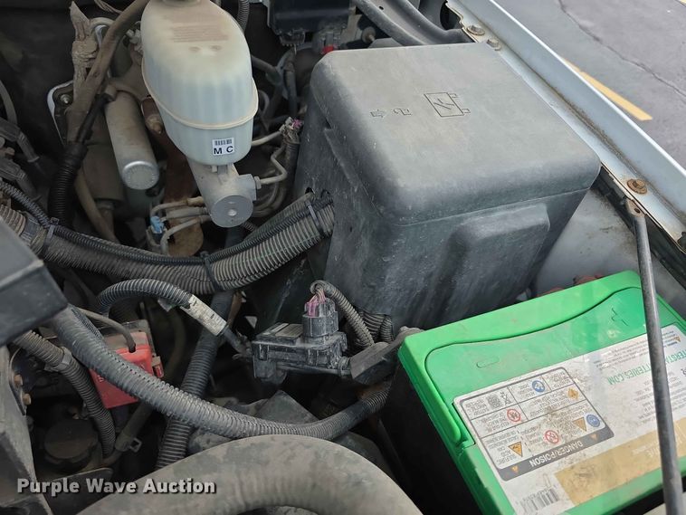image for item FH6195 2005 Chevrolet Suburban 1500 SUV