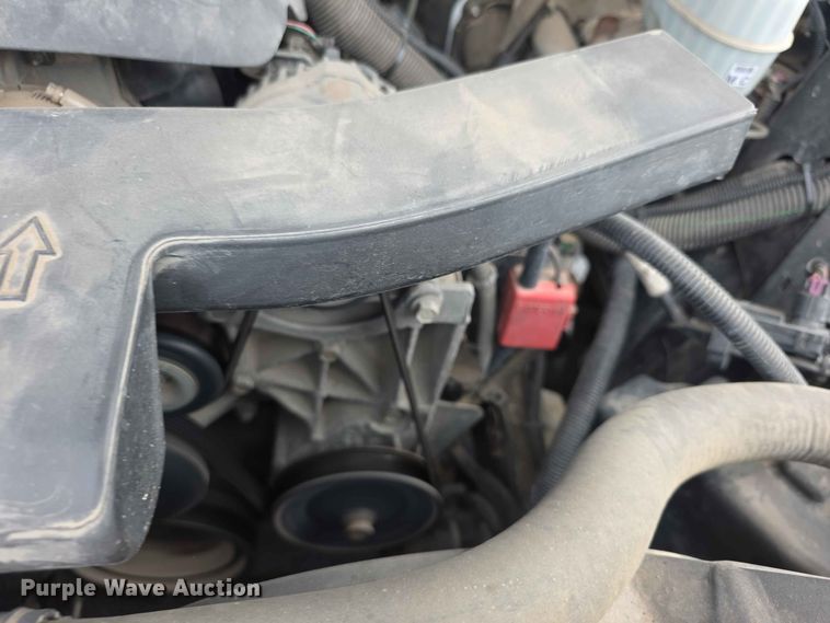 image for item FH6195 2005 Chevrolet Suburban 1500 SUV