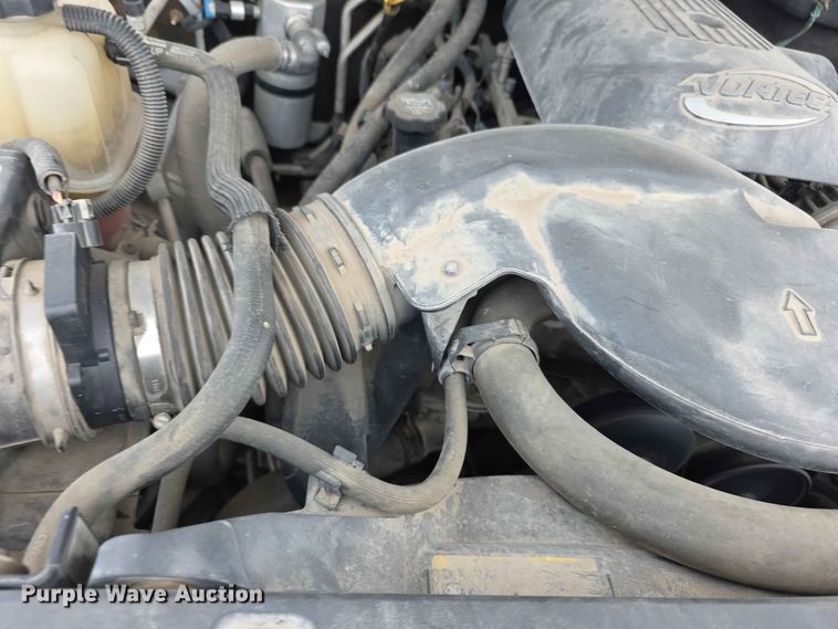 image for item FH6195 2005 Chevrolet Suburban 1500 SUV