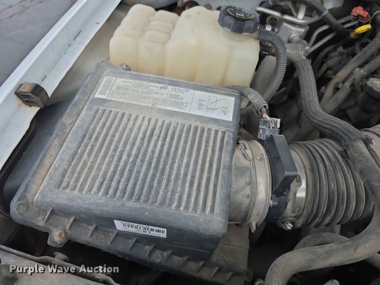 image for item FH6195 2005 Chevrolet Suburban 1500 SUV