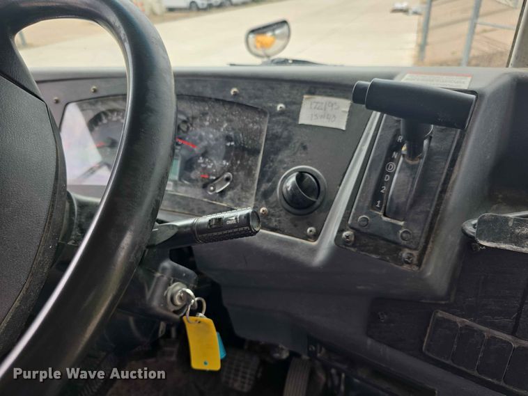 image for item FH6198 2013 Bluebird school bus