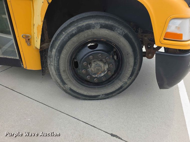 image for item FH6198 2013 Bluebird school bus