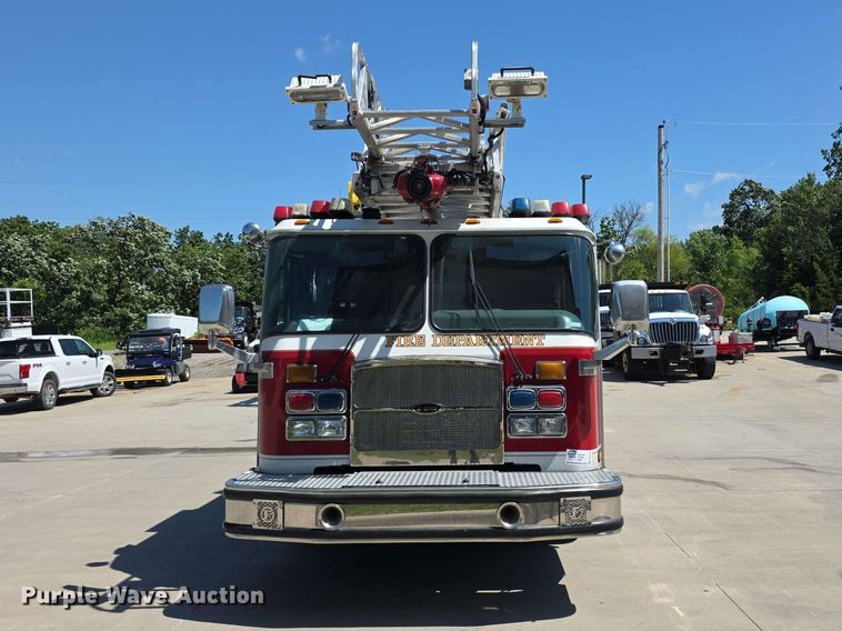 image for item FH6199 2005 E-One ladder fire truck