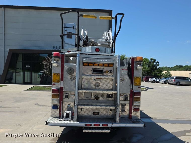 image for item FH6199 2005 E-One ladder fire truck