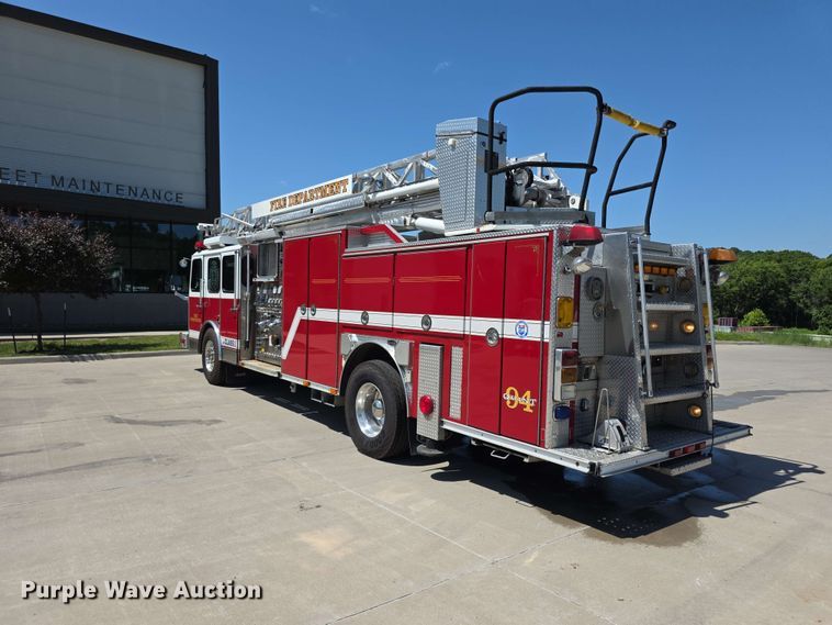image for item FH6199 2005 E-One ladder fire truck