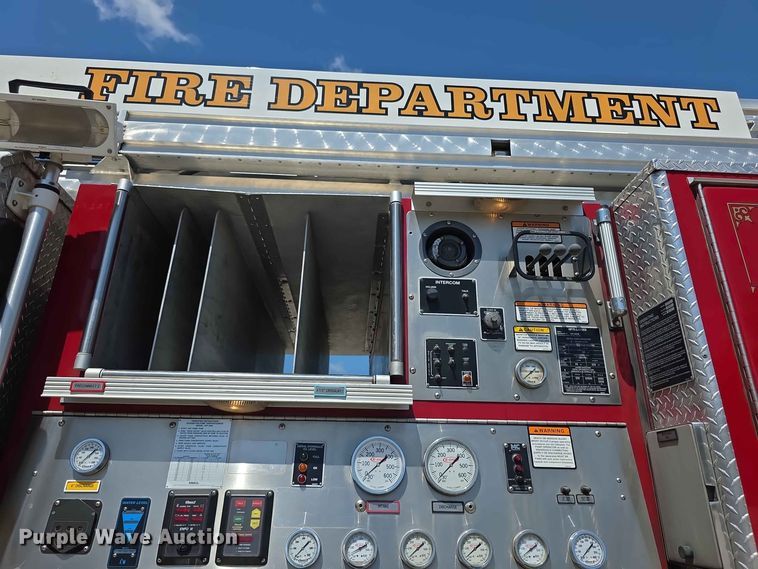 image for item FH6199 2005 E-One ladder fire truck