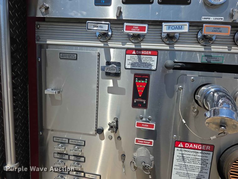 image for item FH6199 2005 E-One ladder fire truck