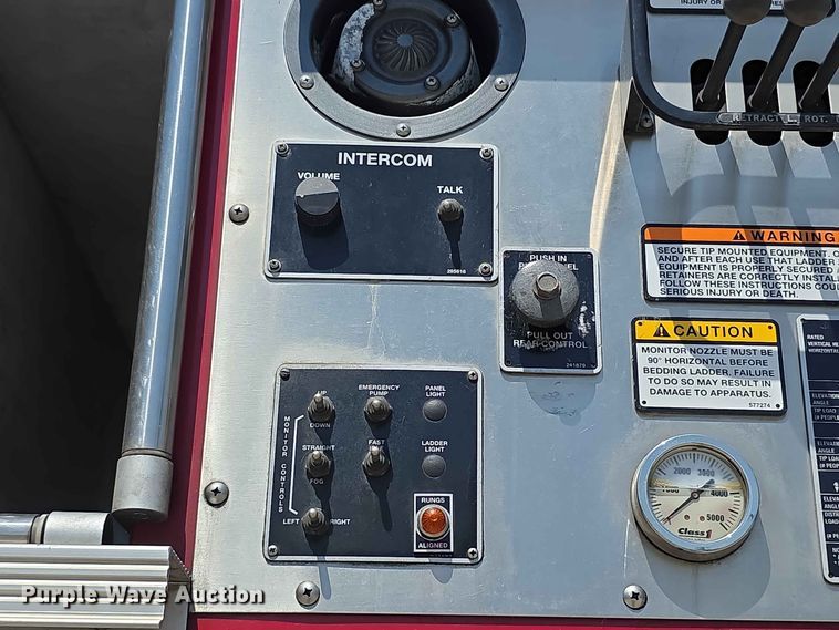 image for item FH6199 2005 E-One ladder fire truck