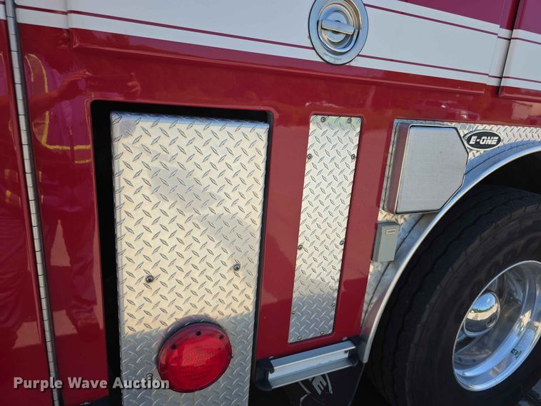 image for item FH6199 2005 E-One ladder fire truck
