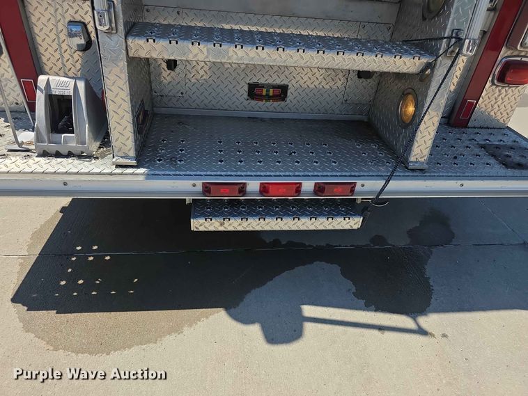image for item FH6199 2005 E-One ladder fire truck