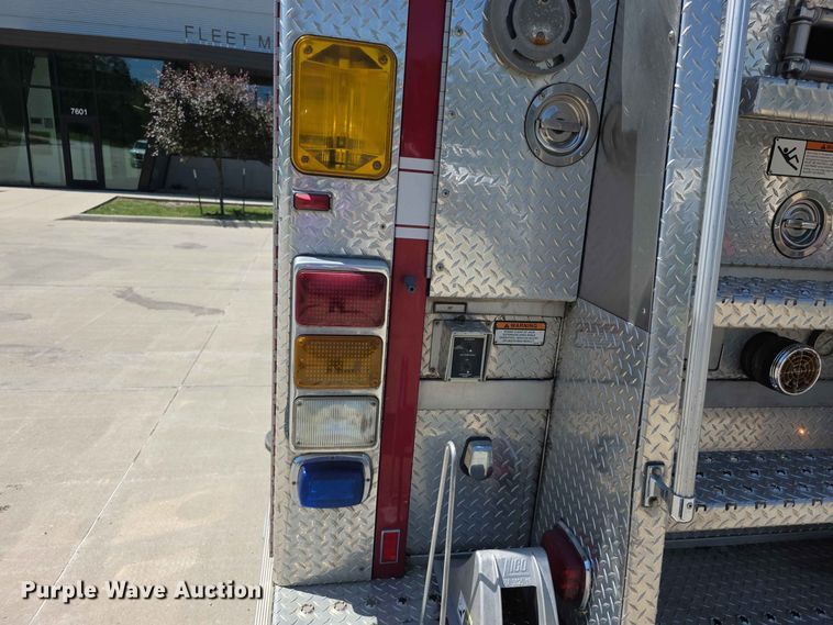 image for item FH6199 2005 E-One ladder fire truck
