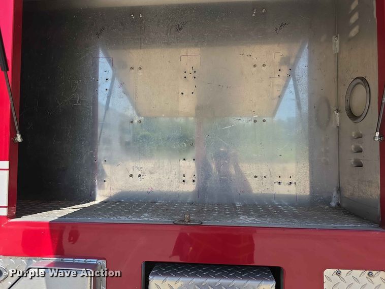 image for item FH6199 2005 E-One ladder fire truck