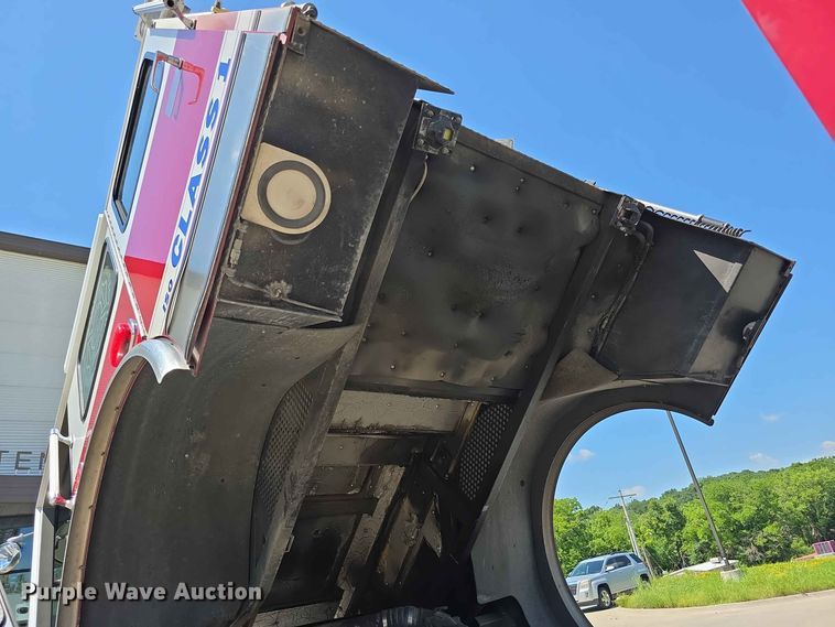 image for item FH6199 2005 E-One ladder fire truck
