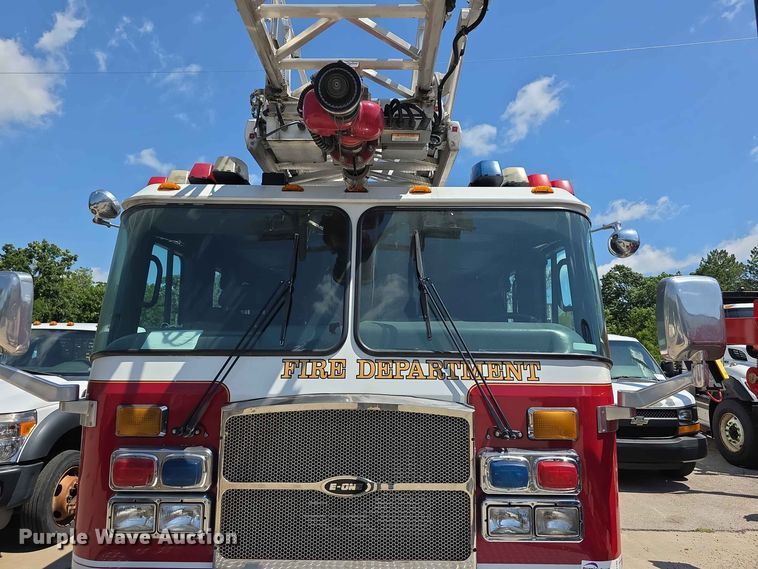 image for item FH6199 2005 E-One ladder fire truck