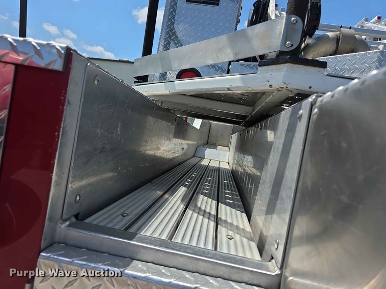 image for item FH6199 2005 E-One ladder fire truck