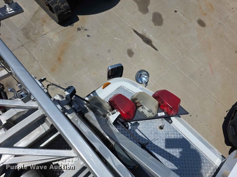 image for item FH6199 2005 E-One ladder fire truck