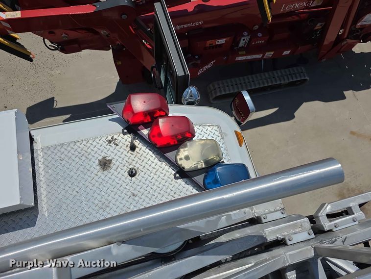 image for item FH6199 2005 E-One ladder fire truck