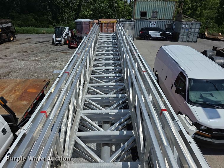 image for item FH6199 2005 E-One ladder fire truck