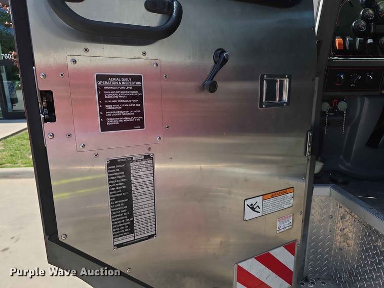 image for item FH6199 2005 E-One ladder fire truck