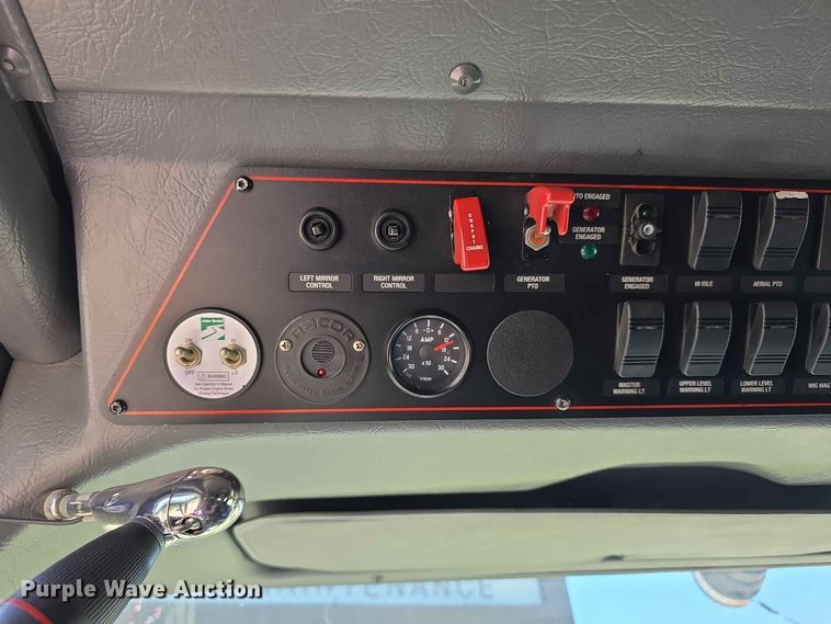image for item FH6199 2005 E-One ladder fire truck