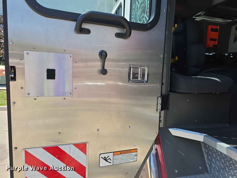 image for item FH6199 2005 E-One ladder fire truck