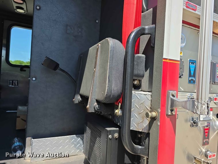 image for item FH6199 2005 E-One ladder fire truck