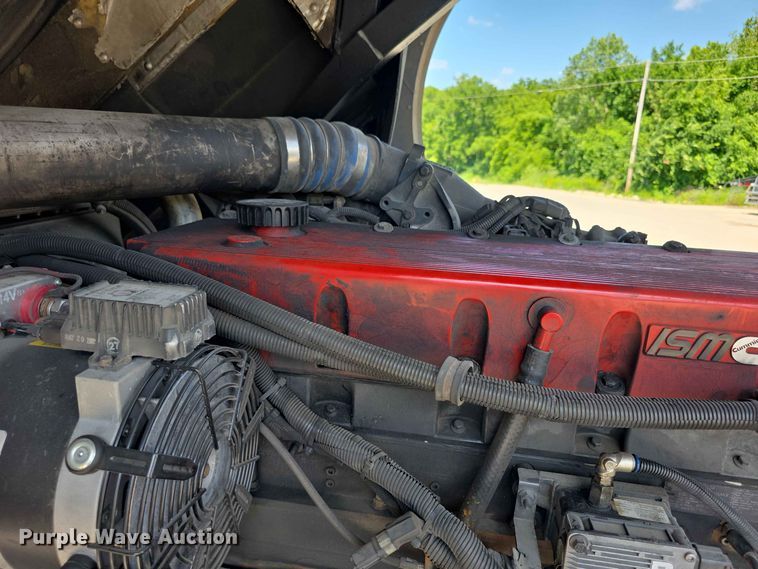 image for item FH6199 2005 E-One ladder fire truck