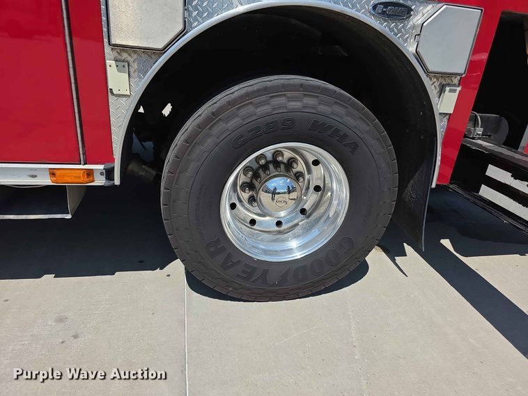 image for item FH6199 2005 E-One ladder fire truck