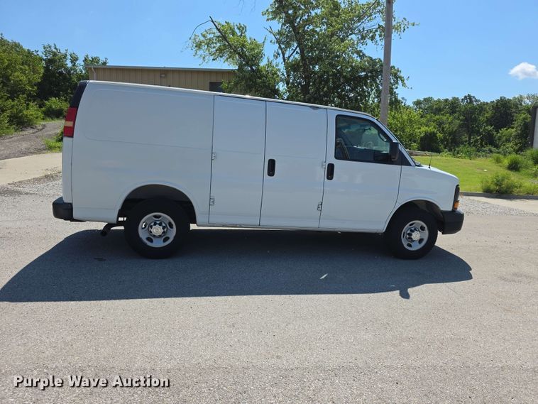 image for item FH6200 2012 Chevrolet Express 2500 van