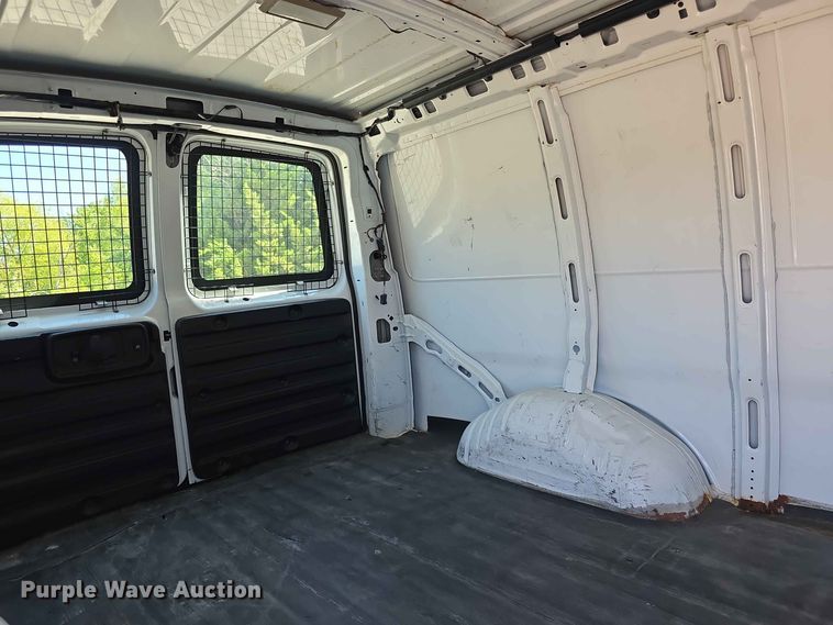 image for item FH6200 2012 Chevrolet Express 2500 van