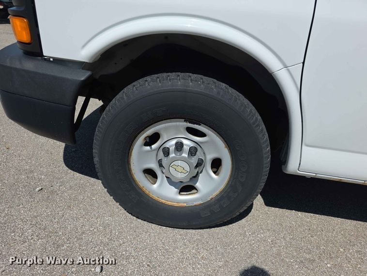 image for item FH6200 2012 Chevrolet Express 2500 van