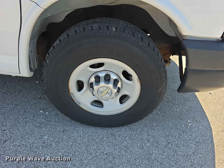 image for item FH6200 2012 Chevrolet Express 2500 van