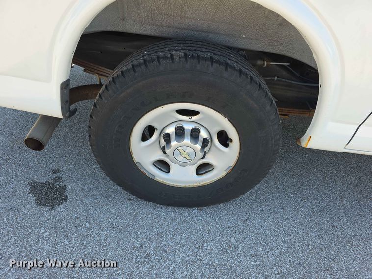 image for item FH6200 2012 Chevrolet Express 2500 van