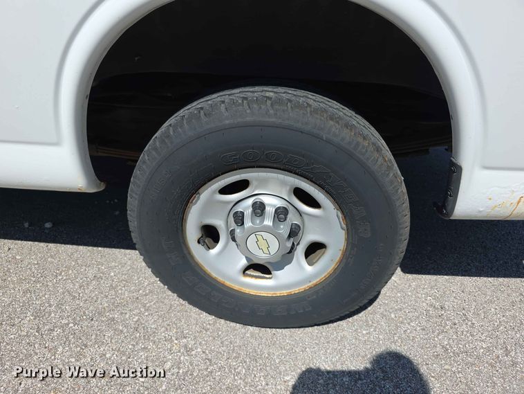 image for item FH6200 2012 Chevrolet Express 2500 van