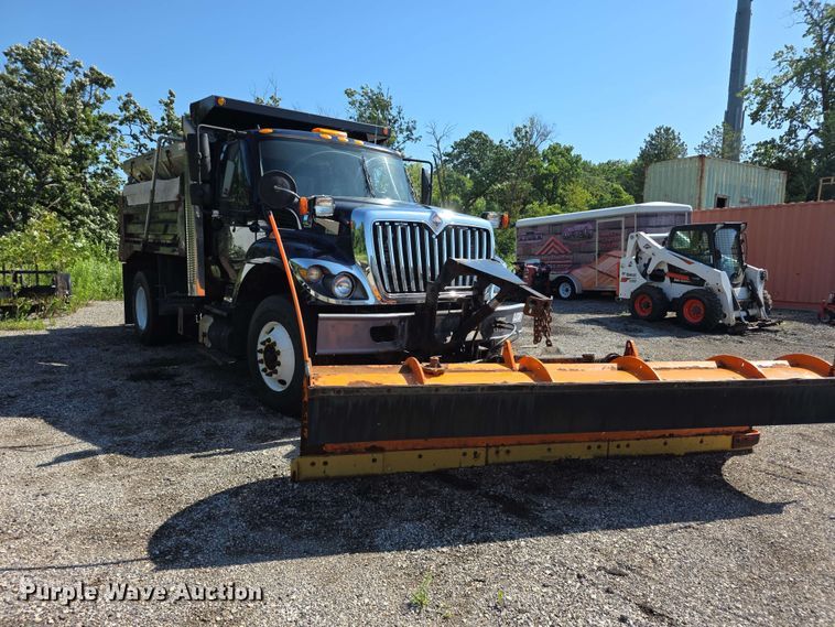 image for item FH6201 2009 International WorkStar 7300 dump truck