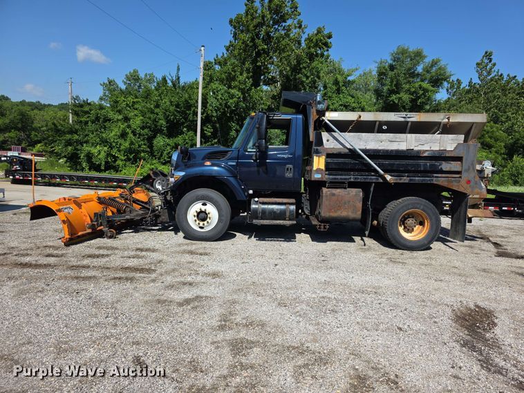 image for item FH6201 2009 International WorkStar 7300 dump truck