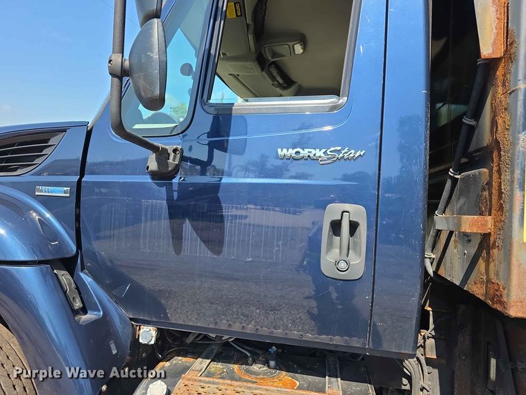 image for item FH6201 2009 International WorkStar 7300 dump truck