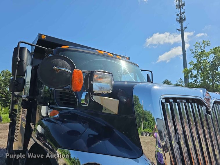 image for item FH6201 2009 International WorkStar 7300 dump truck