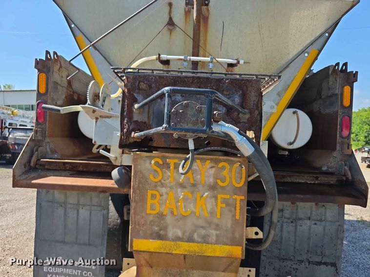 image for item FH6201 2009 International WorkStar 7300 dump truck