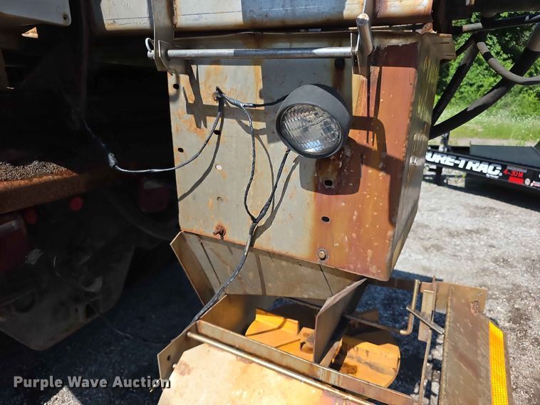 image for item FH6201 2009 International WorkStar 7300 dump truck