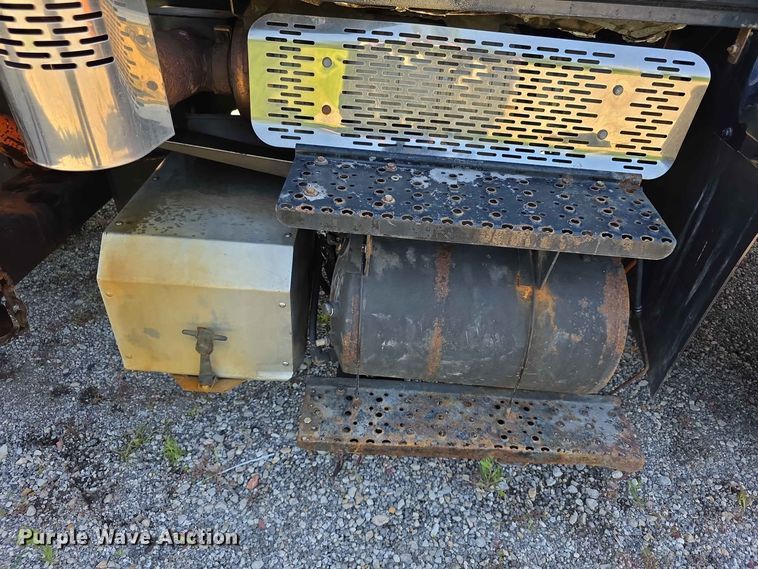 image for item FH6201 2009 International WorkStar 7300 dump truck