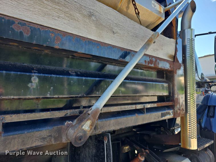 image for item FH6201 2009 International WorkStar 7300 dump truck