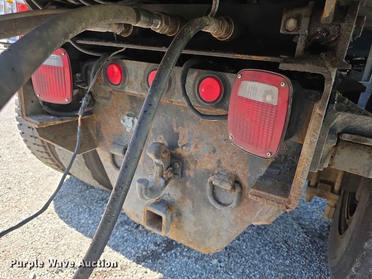 image for item FH6201 2009 International WorkStar 7300 dump truck