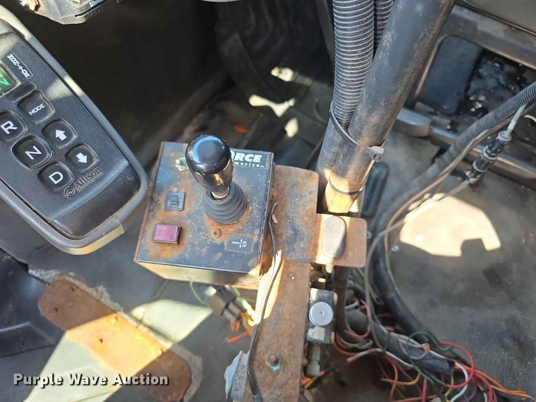 image for item FH6201 2009 International WorkStar 7300 dump truck
