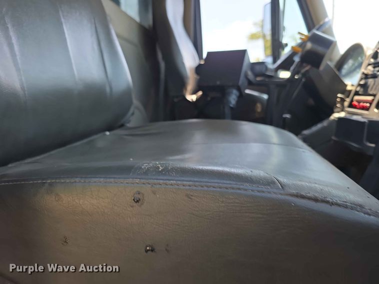 image for item FH6201 2009 International WorkStar 7300 dump truck